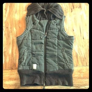 Oakley Vest